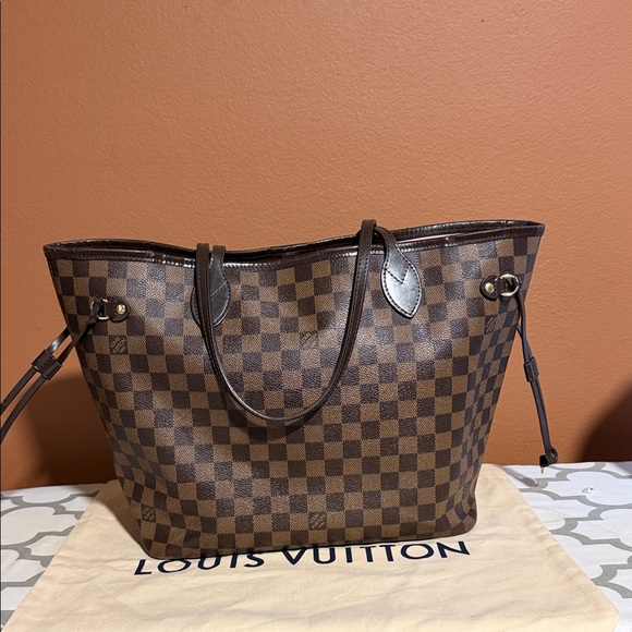 Louis Vuitton Damier Ebene Tote - Picture 3 of 10